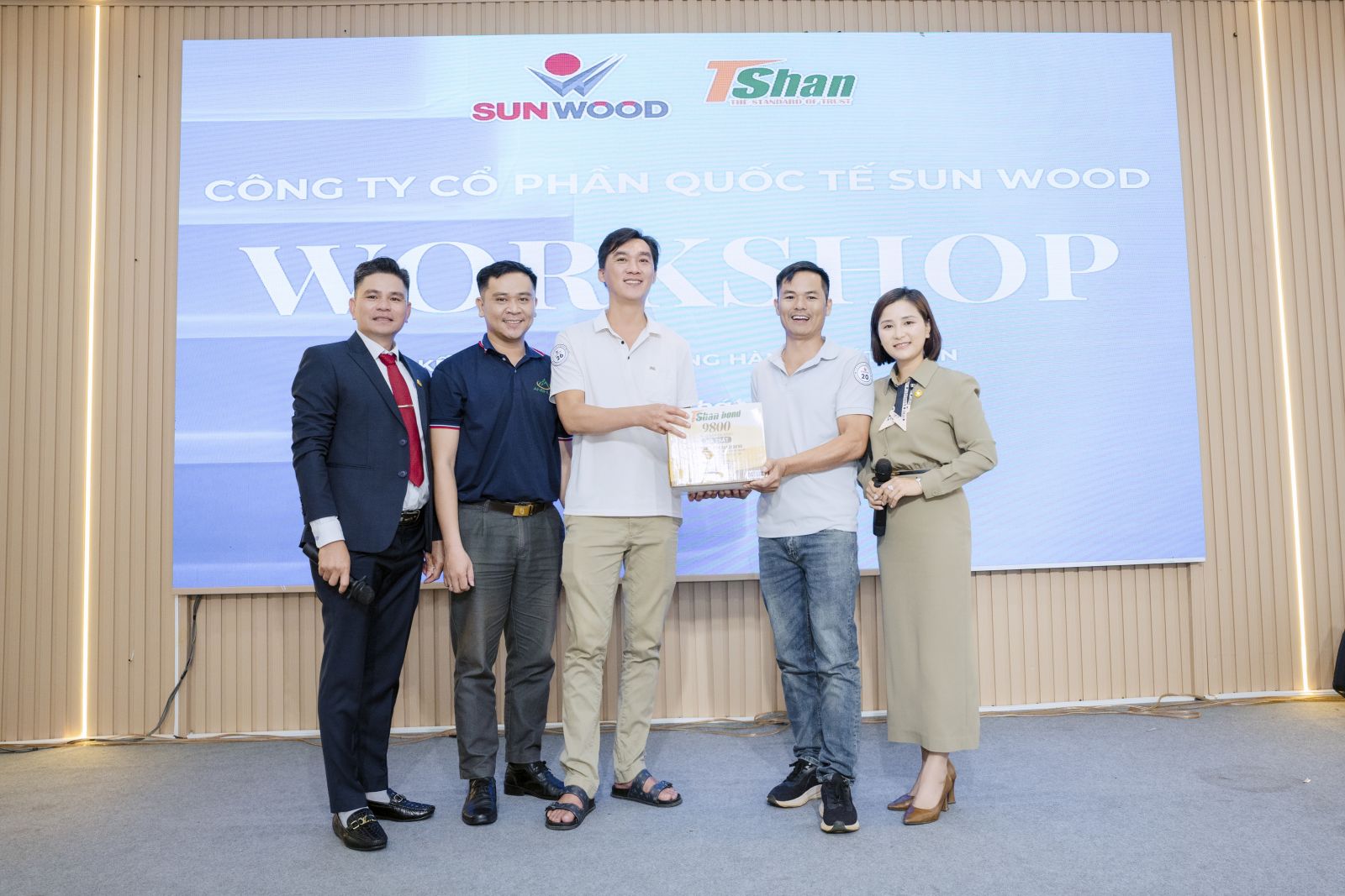 Đại diện TSHAN Silicone tại sự kiện