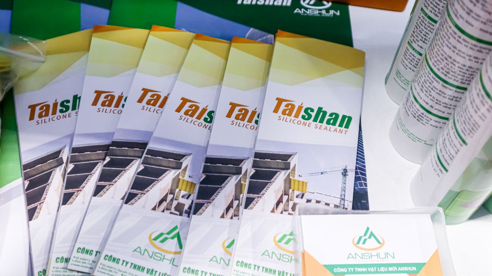 Toàn cảnh gian hàng Keo Taishan tại Triển lãm Vietbuild 2025